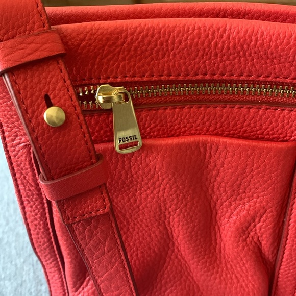 Fossil, leather crossbody bag with brass hardware. - Picture 3 of 10
